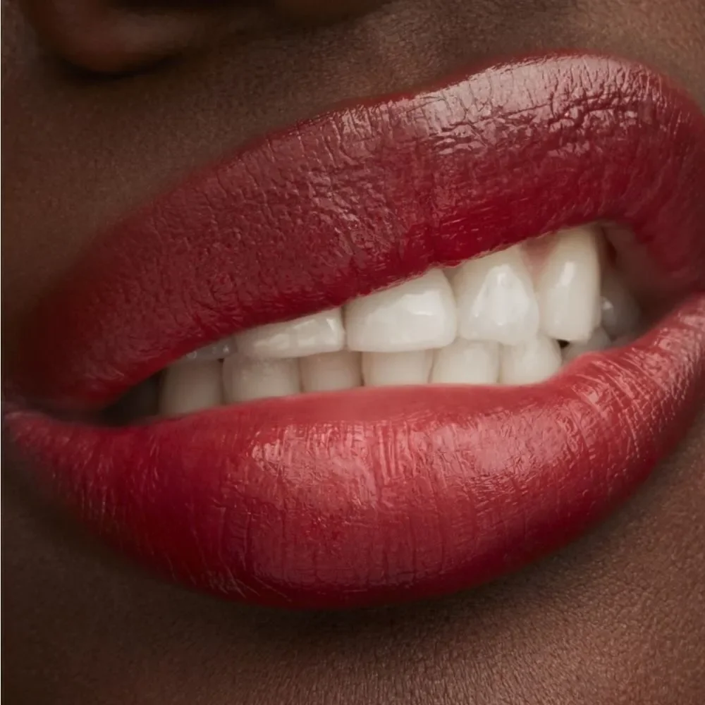 New MAC LUSTREGLASS SHEER-SHINE LIPSTICK IN 510 Lady Bug